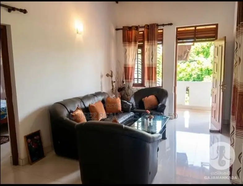Luxury 5-Bedroom House for Sale in Yakkala, Gampaha