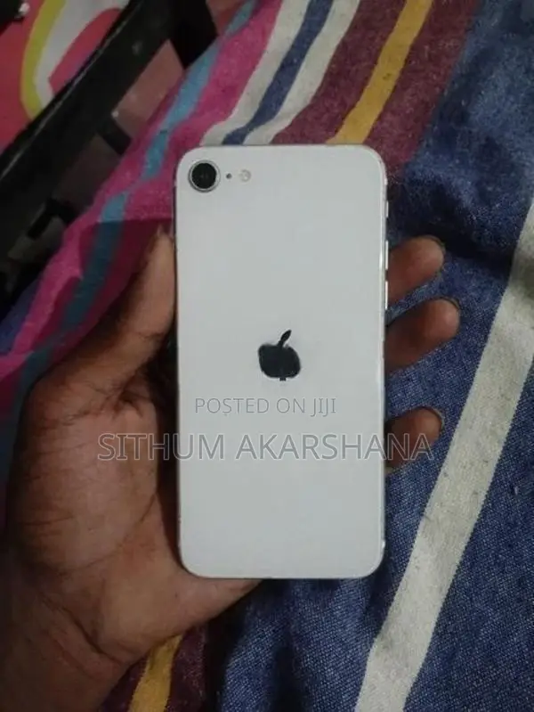 Apple iPhone SE 2 (Used)