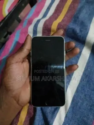 Apple iPhone SE 2 (Used)