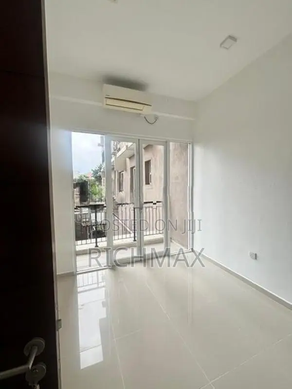 Apartment for Sale in Colombo 05