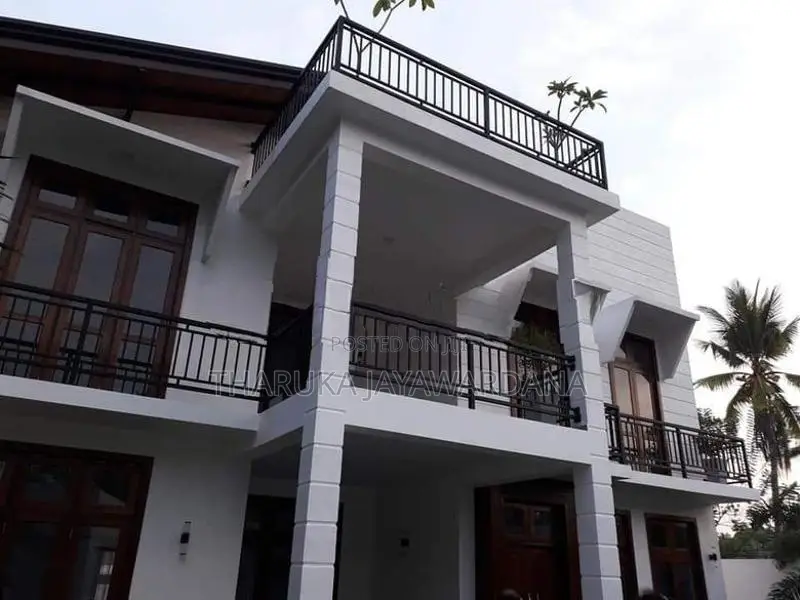 Fully Furnished Modern 3story House with Solar Power Malabe