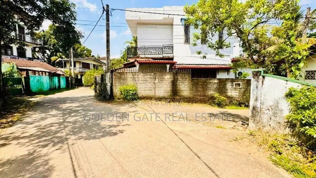 Kadawatha Ganemulla Road Land for Sale