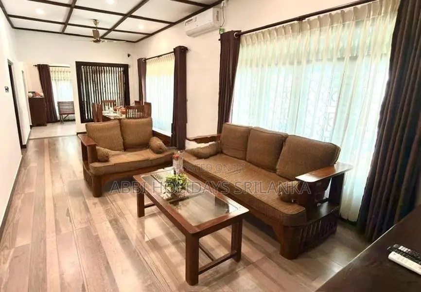 Jaffna Luxury Villa Short-Term Rental with Swimming Pool