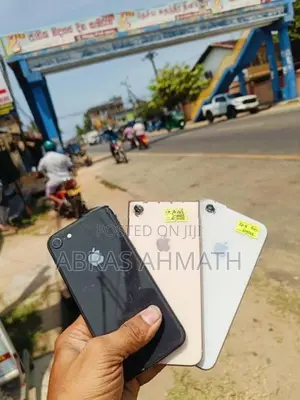 Apple iPhone 8 (Used)