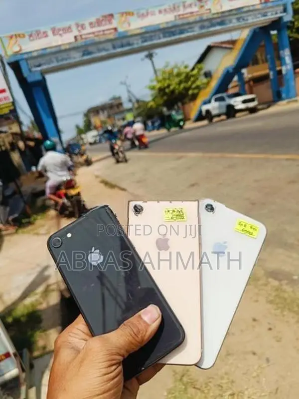 Apple iPhone 8 (Used)