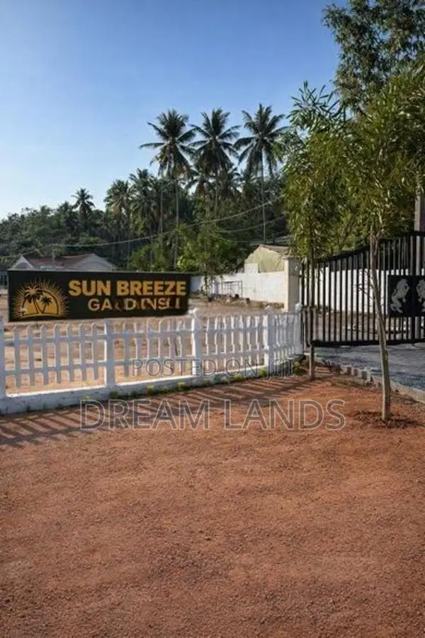නව නුවර පාරේම පදිංචියට වටිනා ඉඩමක්