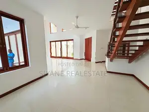 Luxury 3 Storey Residence with Rooftop,bar and Pool-Kotte