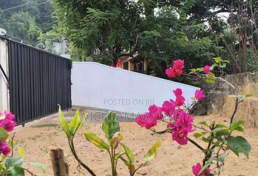 3 Bedroom Modern House for Rent (unfurnished) - Mapanawathura, Kandy