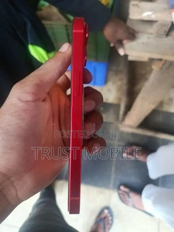 Apple iPhone 14 (Used)