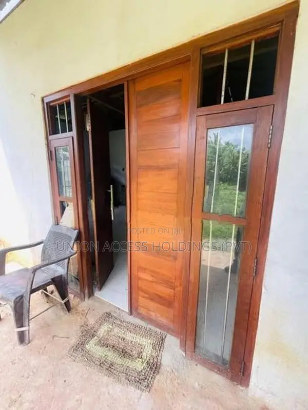 කුරුණෑගල පැල්ලන්දෙනිය කීනගස්පිටිය පාර පේන දුරින් නිවසක් විකිණීමට