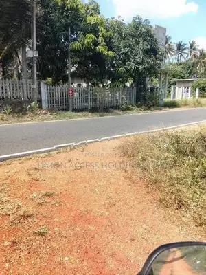 කුරුණෑගල පැල්ලන්දෙනිය කීනගස්පිටිය පාර පේන දුරින් නිවසක් විකිණීමට