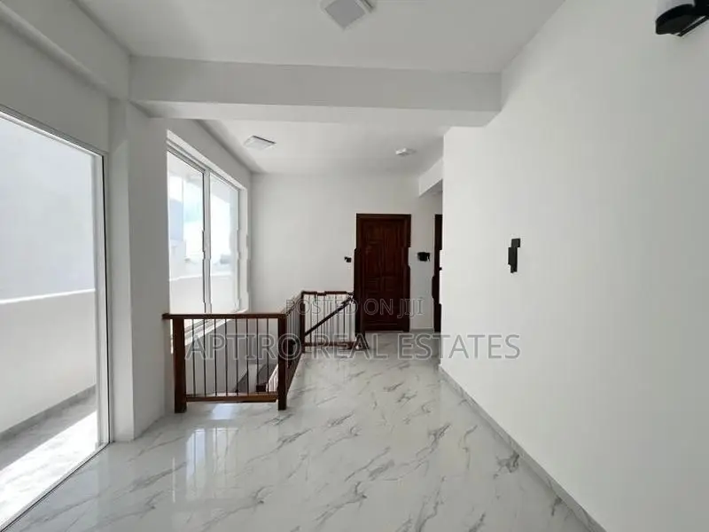 Brand new Duplex apartment for sale at Wellawatte