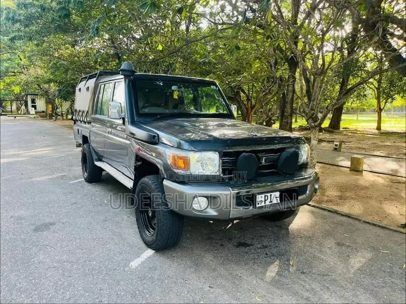 Toyota Land Cruiser 79 2018
