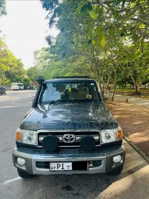Toyota Land Cruiser 79 2018
