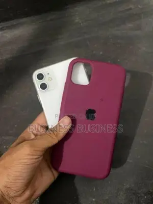 Apple iPhone 11 64GB (Used)