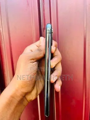 Apple iPhone XS (Used)