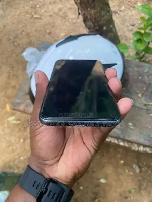 Apple iPhone 11 (Used)
