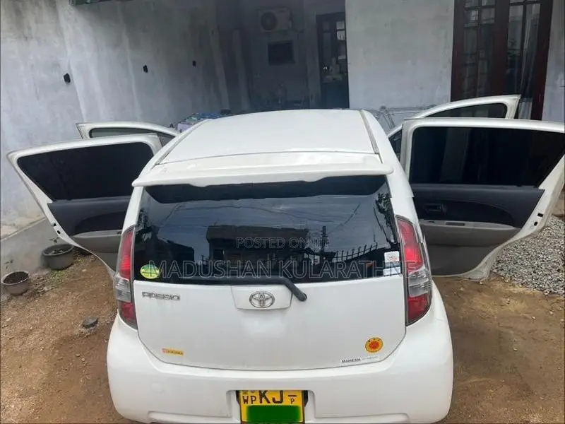 Toyota Passo 2005