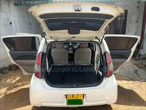 Toyota Passo 2005