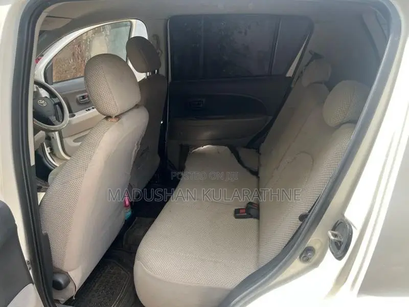 Toyota Passo 2005