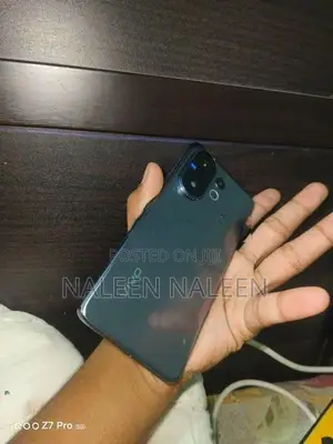 Vivo V60 (Used)