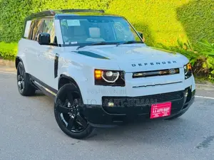 Land Rover Defender P300 110SE 2026