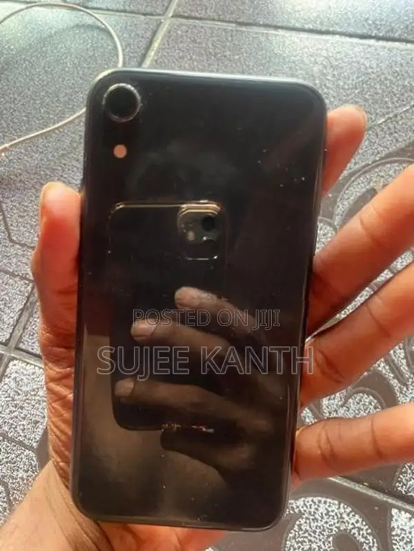 Apple iPhone XR (Used)