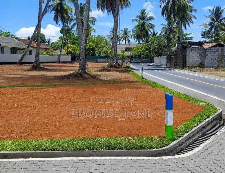 පානදුරේ සුපිරි ඉඩමක් M21