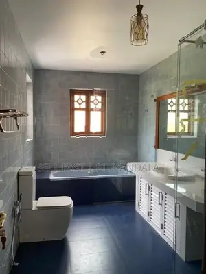 Villa type luxury house with pool Nawala