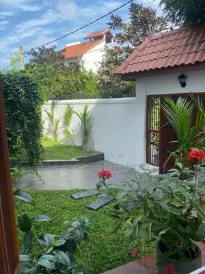 Villa type luxury house with pool Nawala