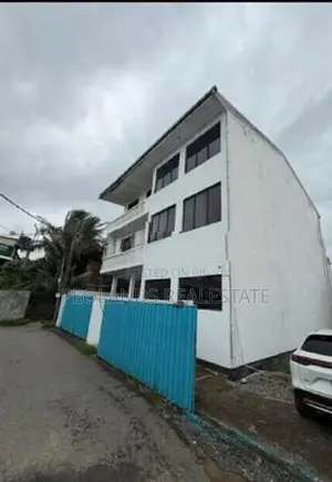 (RCR469) Three Storey Building for Rent in Moratuwa