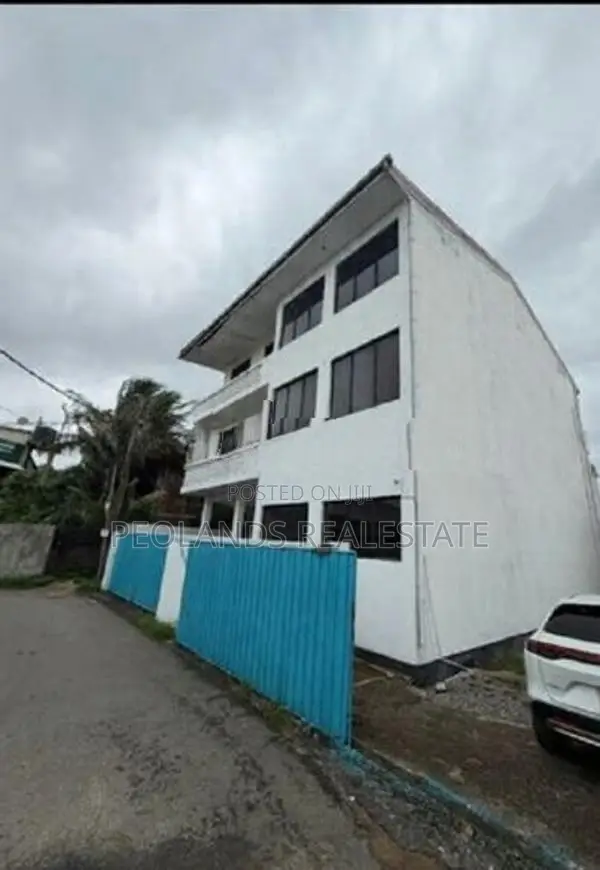(RCR469) Three Storey Building for Rent in Moratuwa