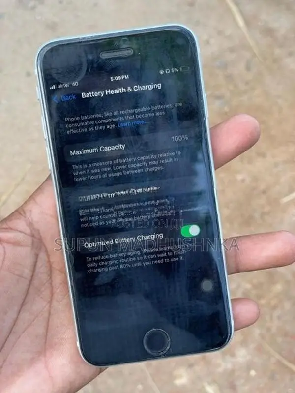 Apple iPhone SE 2 (Used)