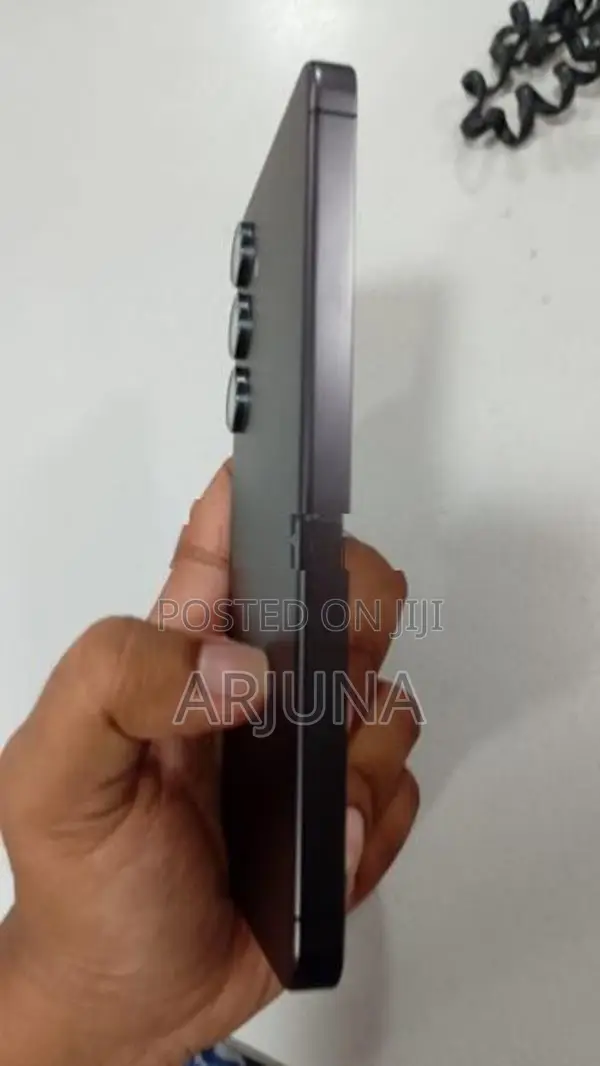 Samsung Galaxy S24 (Used)