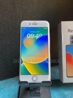 Apple iPhone 8 (Used)