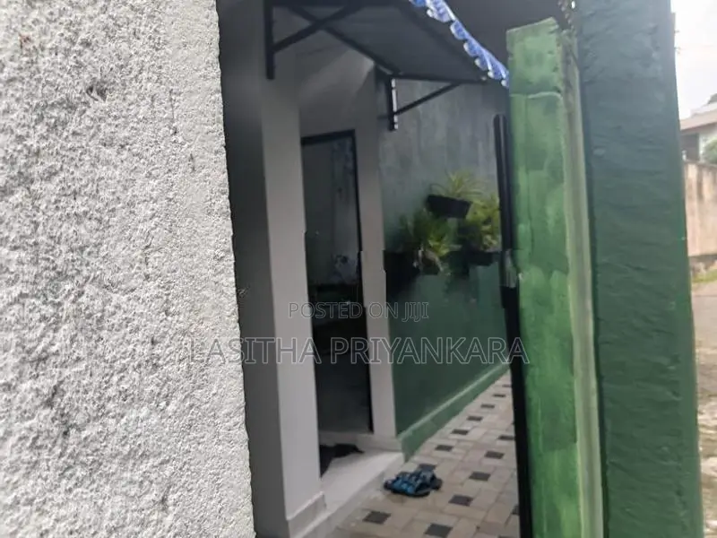 Room for Rent in Boralesgamuwa