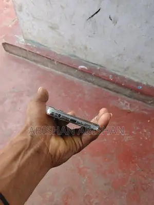 Samsung Galaxy S10 (Used)