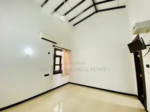 House For Sale Athurugiriya