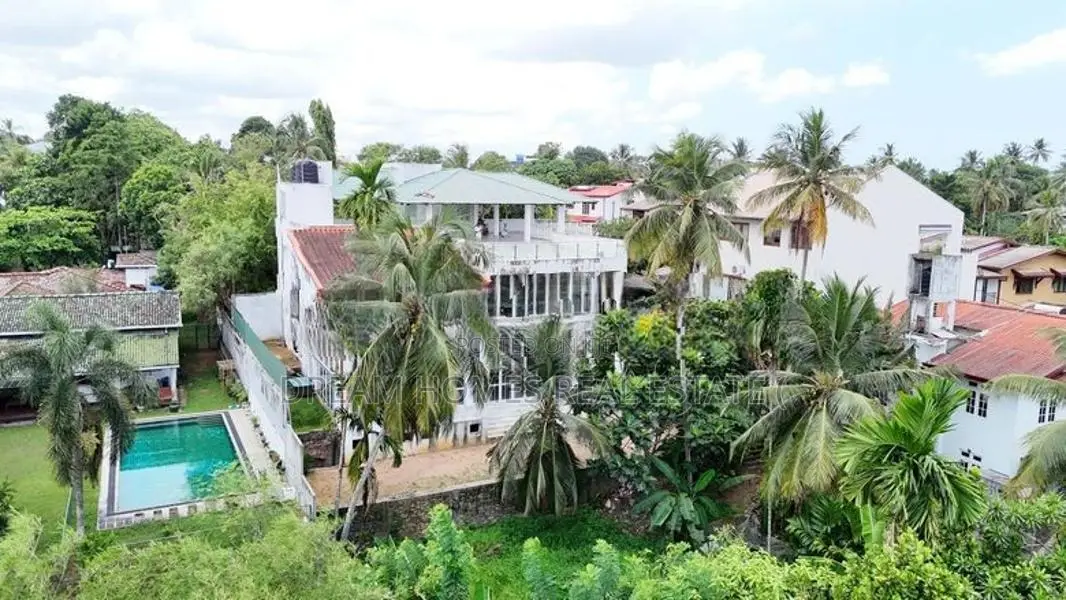 50 Perches Luxury Residence for Sale in Malabe