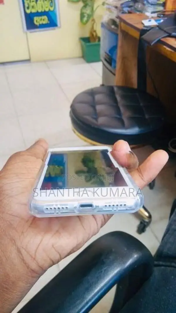 Apple iPhone 7 (Used)