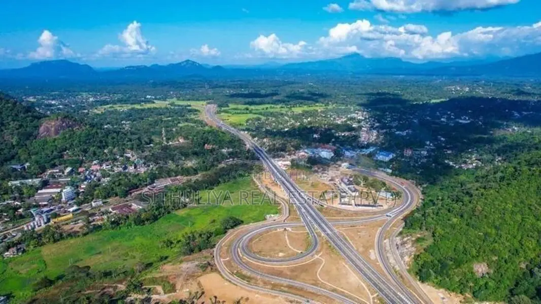 පොතුහැර ටවුමට සමීපයෙන් ඉඩම් කොටසක් මහපිටිය