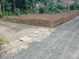 පොකුණුවිට බිම් කොටස්