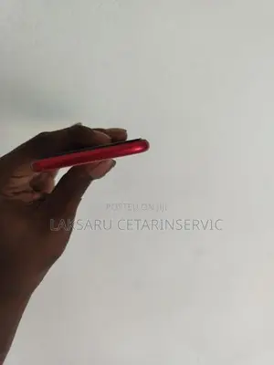 Apple iPhone SE 2 (Used)