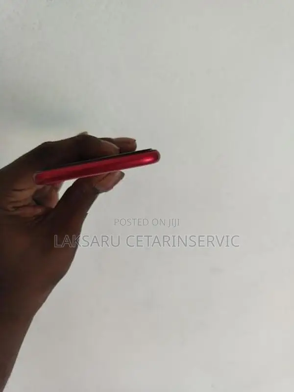 Apple iPhone SE 2 (Used)