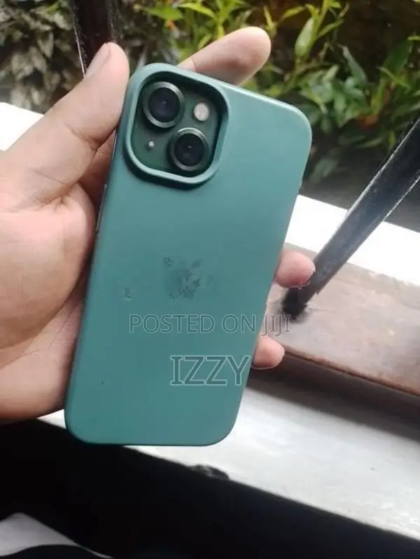 Apple iPhone 13 (Used)