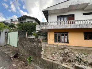 Baththaramulla Pelawaththa Residential Land with House for Sale