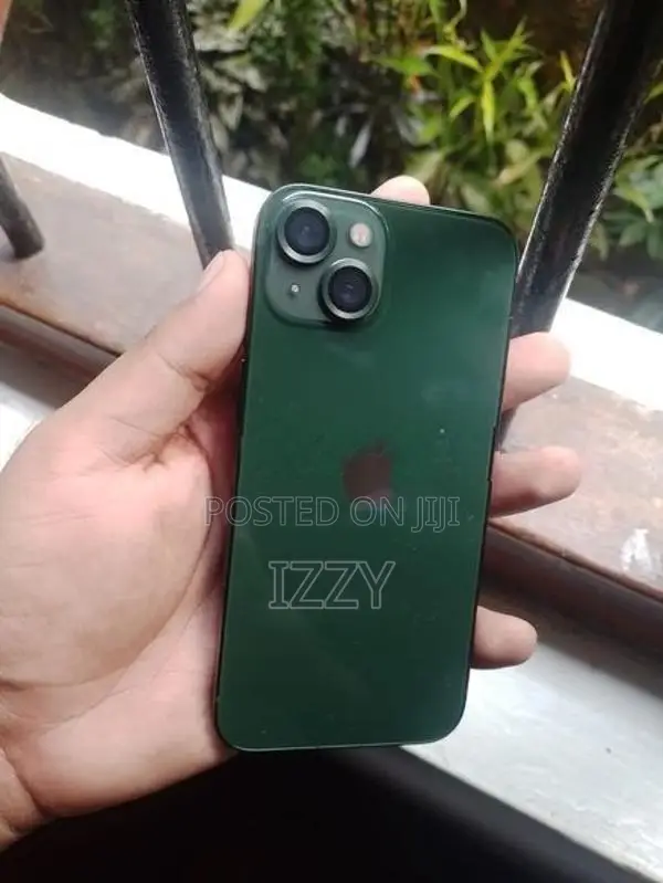 Apple iPhone 13 (Used)