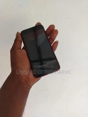 Apple iPhone SE 2 (Used)