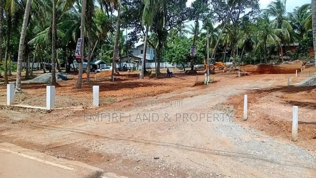 අගනා නේවාසික බිම් කොටස් කදාන බටගම කපුවාගාර පාර