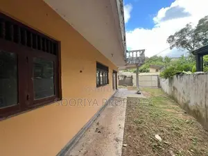Baththaramulla Pelawaththa Residential Land with House for Sale